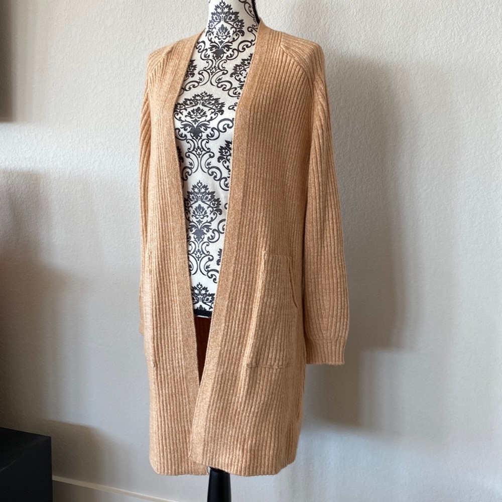 Universal Thread long soft warm sweater with pockets. NWT  Size S